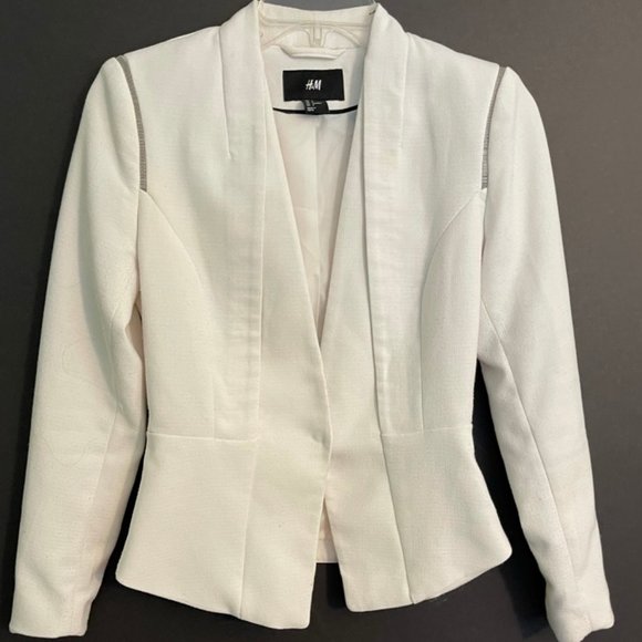 Stylish H & M White Jacket Size 4 - Fully Lined
